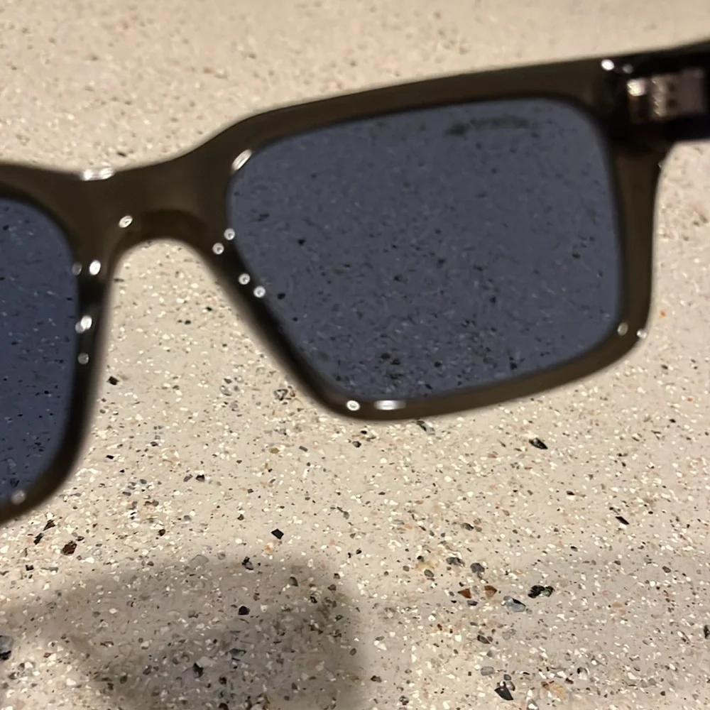 LACOSTE CLASSIC SQUARE SUNGLASSES  DARK GREY WITH BLUE UV LENSES NEW WITH TAGS